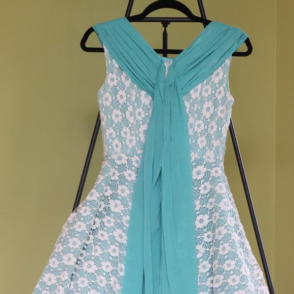 Beautiful Turquoise/Mint and White Lace Vintage Style Fit Flare Dress - Picture 5 of 7
